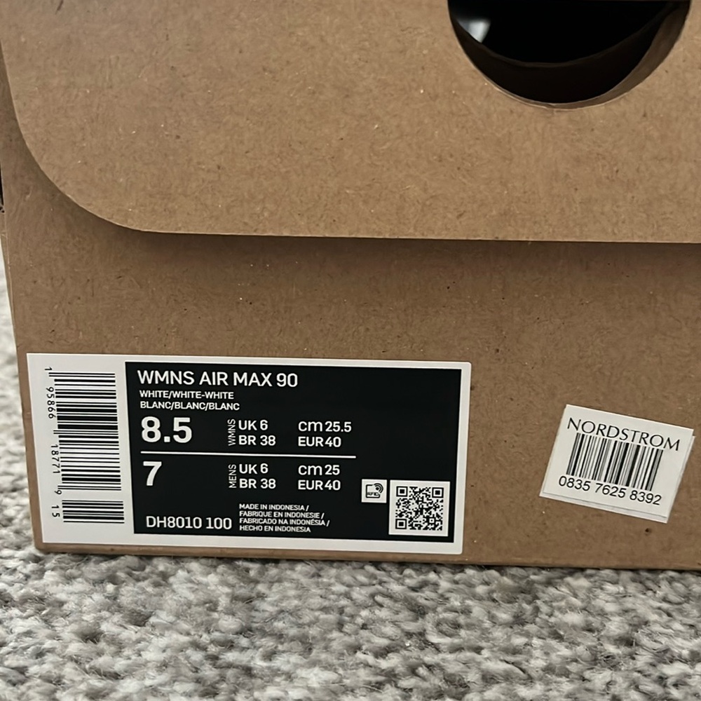 Nike Air Max 90 White size 8.5 women’s